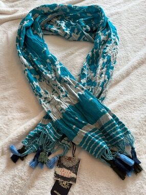 Turquoise & off white Hnadmade  Patterned Women's Scarf (Cotton & Wool)